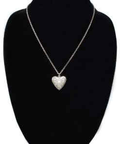 Silver Glow In The Dark Heart Shaped Locket Unique Uv-Rechargeable Necklace W.. 8 57 351655e7 e73c 4395 85e7 d19f5cc38302