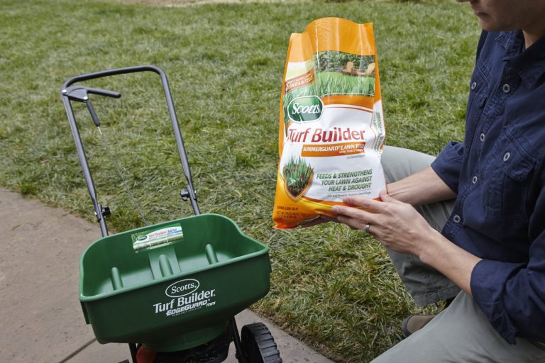 Scotts Turf Builder Lawn Food Summerguard With Insect Control 5 000 