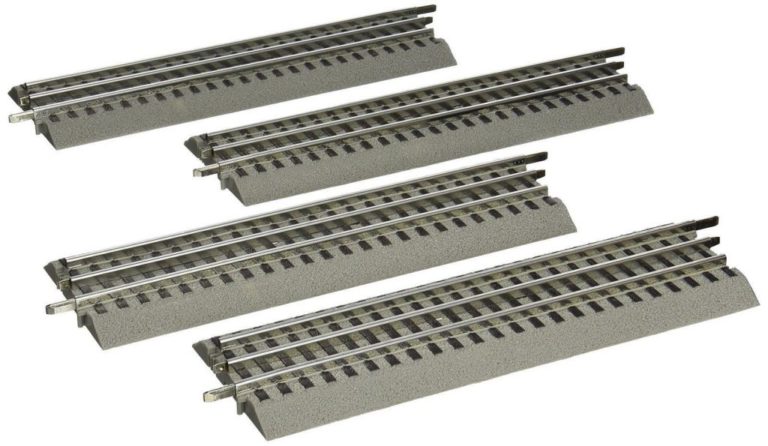 Lionel - Fastrack - Straight Track - 4 Pack - $21.95