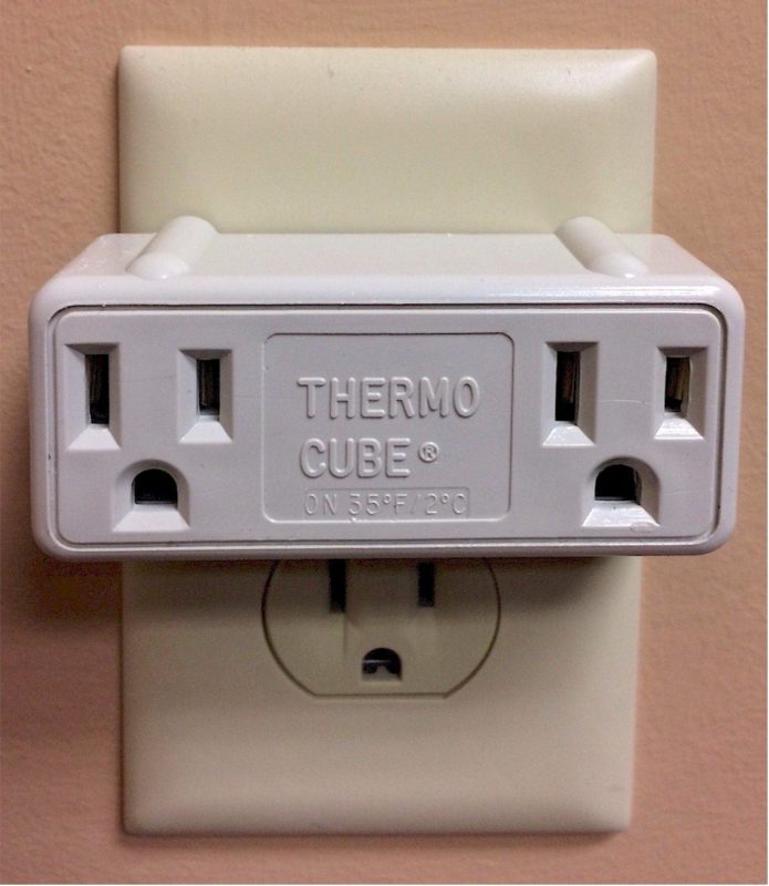 Farm Innovators TC-3 Cold Weather Thermo Cube Thermostatically Controlled Outlet - On at 35-Degrees/Off at 45-Degrees On at 35, Off at 45 - $16.95