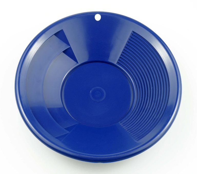 SE GP1011BL8 8" Blue Plastic Gold Mining Pan with Two Types of Riffles 8" - $9.95