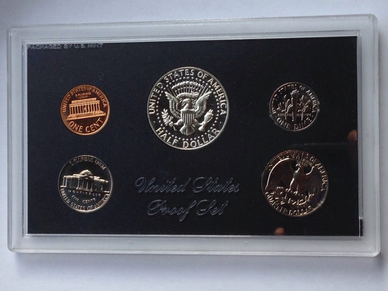 1969 Proof Set US Mint Original Packaging and Case Brilliant Uncirculated - $17.95