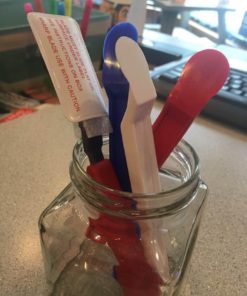 Scotty Peelers Label & Sticker Remover - 3 Plastic Red, White, Blue and 1 Metal Blade with Cover 1-Pack 5 61K2aT3O6jL