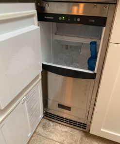 Scotsman CU50GA Undercounter Ice Maker, Gourmet Cube, Air Cooled, Gravity Drain with Cord, 115V/60/1-ph, 14.4 Amp (15 Amp Circuit Required), 14.9" Width x 22" Diameter x 34.4" Height 13 719WIVjuV0L