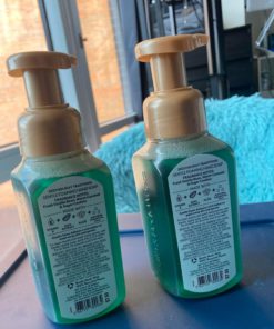 Bath & Body Works, Gentle Foaming Hand Soap, Vanilla Bean Noel (2-Pack) 6 71AHHQ0ilL