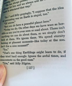 Slaughterhouse-Five: A Novel (Modern Library 100 Best Novels) Paperback, Illustrated 6 71ZFycH9TUL