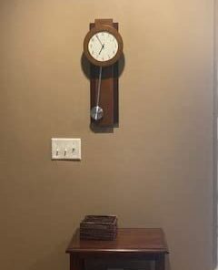 Bulova C3383 Avent Pendulum Deco Wall Clock, 18", Walnut/Mahogany 19 21BnX5nzoyL