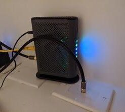 MOTOROLA 8x4 Cable Modem, Model MB7220, 343 Mbps DOCSIS 3.0, Certified by Comcast XFINITY, Time Warner Cable, Cox, BrightHouse, and More (No Wireless) 25 21JLuaPb9 L