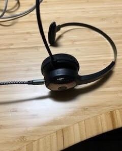 LEVN Bluetooth 5.0 Headset, Wireless Headset with Microphone (AI Noise Cancelling), 35Hrs Bluetooth Headphones with USB Dongle for PC, Suitable for Remote Work/Call Center/Zoom/Online Class/Trucker LE-HS010 Superior 28 31IHV2qj1uL