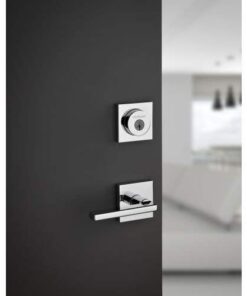 Kwikset Halifax Deadbolt Lock, Satin Nickel Square Exterior Keyed Front Entry Door, Pick Resistant SmartKey Rekey Security, Single Cylinder Dead Bolt, with Microban Protection 19 31IWMSi5VL