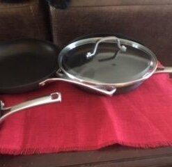 Calphalon 10-Piece Pots and Pans Set, Nonstick Kitchen Cookware with Stay-Cool Stainless Steel Handles and Pour Spouts, Grey 42 31NzeI4JqBL