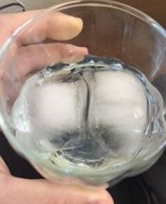 Home-Complete Large Ice Cube Molds-Silicone Tray Makes 8, 2”x2” Big Cubes-BPA-Free and Flexible-Chill Water, Lemonade, Cocktails, Or Any Beverage 2"x2"(1 Pack) 34 31S4 81Q2 L