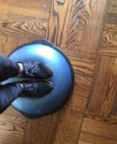 BOSU Sport Balance Trainer, Travel Size Allows for Easy Transportation and Storage, 50cm, Blue/Black 38 31SUhul5N4L