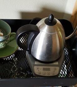 Bonavita 1L Digital Variable Temperature Gooseneck Electric Kettle for Coffee Brew and Tea Precise Pour Control, 6 Preset Temps, Café or Home Use, 1000 Watt, Stainless Steel Brushed Stainless Steel 42 41 lLMeHiML