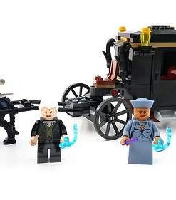 LEGO Fantastic Beasts: The Crimes of Grindelwald - Grindelwald’s Escape 75951 Building Kit (132 Pieces) (Discontinued by Manufacturer) 37 413642wFJGL