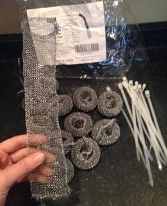 12 Pack of Washing Machine Lint Traps. Comes with 12 Ties. Attach to Your Washer Sink Hose and Allow the Metal Mesh Trap to Filter the Laundry Water. Stainless Steel and Rust Proof. 32 413ESsrnzAL