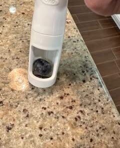 OXO Tot Grape Cutter, Navy 36 416aeXVOHWL