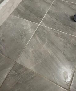 Rubbermaid Reveal Cordless Battery Power Scrubber, Gray/Red, Multi-Purpose Scrub Brush Cleaner for Grout/Tile/Bathroom/Shower/Bathtub, Water Resistant, Lightweight, Ergonomic Grip (1839685) 50 41CVBiOQm9L