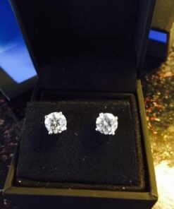 Amazon Essentials Plated Sterling Silver Cubic Zirconia Stud Earrings (Round & Princess) White/Platinum 6.5 mm Round Cut 31 41Lhd75tb7L