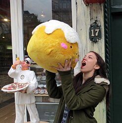 Squishable / Comfort Food Cinnamon Bun - 15" 12 41YtBF6X5cL