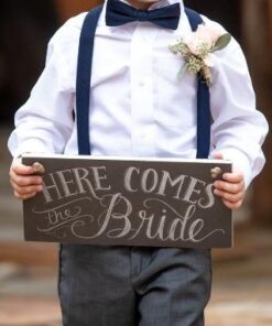 Primitives by Kathy 26915 Chalk Art Wedding Hanging Sign, 12 x 6-Inches, Here Comes the Bride 25 41h1G BkKJL