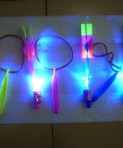 2011 BEST FLYING TOY -LED LIGHT Helicopter Sling Shot (JUST BEND BACK PART DOWN PUSH DOWN TO LIGHT UP AND SHOT FOR THE STARS - SUCH A NEAT TOY- HOURS OF FUN) - BUY A FEW THEY ARE ADDICTING ! 3 41ltsWrzymL