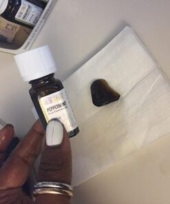 Aura Cacia Discover Essential Oils Kit, 4-Pack, Lavender, Eucalyptus, Peppermint & Tea Tree Oils, Excellent Starter Set Essential Oils Kit: Eucalyptus/Lavender/Peppermint/Tea Tree 47 41nENuYzq6L