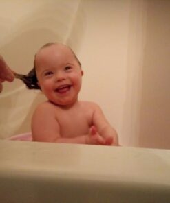 Weleda Baby Calendula 2-in-1 Gentle Shampoo and Body Wash, 6.8 Fluid Ounce, Plant Rich Cleanser with Calendula and Sweet Almond Oil Shampoo and Body Wash- Calendula 6.8 Fl Oz (Pack of 1) 36 41ucEO5rf8L