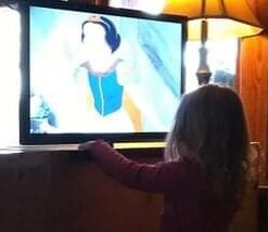 Snow White and the Seven Dwarfs DVD February 28, 2017 3 41xfF8HL TL