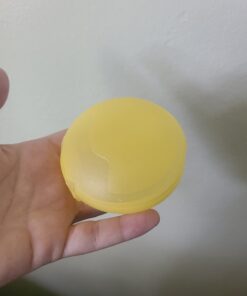 Medela Contact Nipple Shield for Breastfeeding, 24mm Medium Nippleshield, For Latch Difficulties or Flat or Inverted Nipples, 2 Count with Carrying Case, Made Without BPA Shields with Case 2 Count (Pack of 1) 29 51 K97CislL