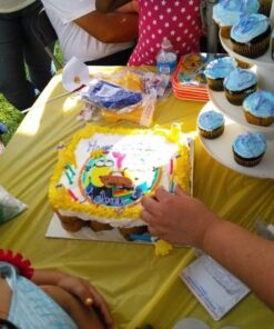 Alternative view of Despicable Me Minions Cake Topper & Birthday Candle Set