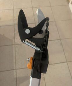 Fiskars 7.9'-12' Extendable Tree Pruning Stik Pruner - Rotating Sharp Precision-Ground Steel Blade for Cutting up to 1.25" Diameter Pruning Stick Extenable 7.9'-12' 44 51AzNPpjDWL