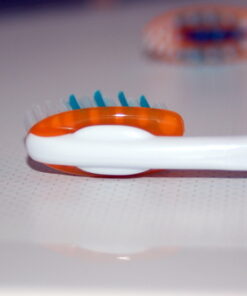 Oral-B Pro-Health Expert Clean Manual Toothbrush, Medium, 2 Count Pro Health Clinical Pro-Flex 2 Count (Pack of 1) 32 51F0HNzJwxL