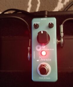 Donner Fuzz Pedal, Stylish Fuzz Guitar Pedal, Classic Mini Fuzz Pedal for Electric Guitar True Bypass Green Fuzz 41 51FVeyddE6L