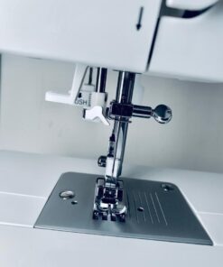 SINGER | Tradition 2277 Sewing Machine with 97 Stitch Applications, & Easy-To-Use-Free-Arm - Perfect for Beginners - Sewing Made Easy 23 stitches 29 51KELFJqIQL