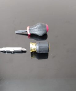 Klein Tools 32561 Multi-Bit Screwdriver / Nut Driver, 6-in-1 Stubby Screwdriver with 2 Phillips, 2 Slotted Bits, 2 Nut Drivers 45 51KGKp0Xk1L