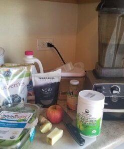 Peak Performance Organic Greens Superfood Powder. Best Tasting Super Greens Powder with 25+ Organic Ingredients for Max Energy and Athletic Performance. Vegan Keto Green Juice Daily Drink Original Greens 41 51NxpAYUrZL