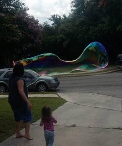 The Original Giant Bubble Wand Makes The World's Longest Bubbles, Over 36 feet Long, Includes 2.7 Gallons of Giant Bubble Solution, Non-Toxic Certified 33 51PFj3EOroL