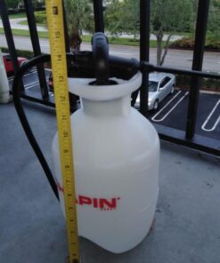 Chapin 20541 Made in the USA 1-gallon Lawn, Garden and Multi-purpose Sprayer with Foaming and Adjustable Nozzles for Spraying Plants, Garden Watering, Lawns, Weeds and Pests , Translucent White 22 51QQUd37qUL