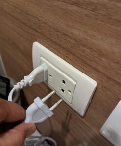 BESTEK Universal Travel Adapter 220V to 110V Voltage Converter with 6A 4-Port USB Charging and UK/AU/US/EU Worldwide Plug Adapter (White) white 31 51XgP2qW5yL