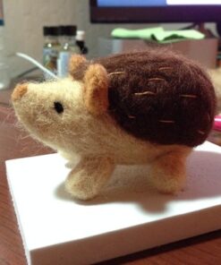 DIMENSIONS 72-73803 Hedgehog Felt Animals Needle Felting Kit, 3.5'' x 2'' 3.5'' x 2'' 34 51YLaFv VpL