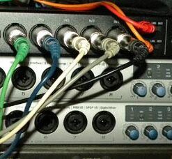 Tascam US-16x08 Rackmount USB Audio/MIDI Interface for Recording, Drum Recording, 8 XLR/8 1/4" Inputs, 8 Outputs, Control Software,Black 41 51ZJ6EWG IL