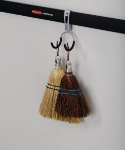 Rubbermaid FastTrack Compact Hook for Garage Organization, Soft Grip, Ideal For Cords, Ropes, Small Hoses, Camping Chairs 26 51auFMrq4TL