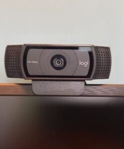 Logitech C920x HD Pro Webcam, Full HD 1080p/30fps Video Calling, Clear Stereo Audio, HD Light Correction, Works with Skype, Zoom, FaceTime, Hangouts, PC/Mac/Laptop/Macbook/Tablet - Black 41 51c1mD9E7nL