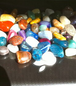 Hypnotic Gems 2 Pounds Brazilian Tumbled Polished Natural and Dyed Stones Assorted Mix - Extra Small Size - 0.50" to 0.75" Avg. #B: Xsmall 2 Lb Bag 5 51e48w292hL