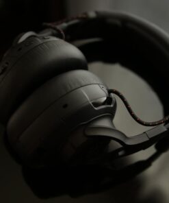 JBL Quantum ONE - Over-Ear Performance Gaming Headset with Active Noise Cancelling (Wired) - Black, Large Headphones 74 51gXpT9mnxL