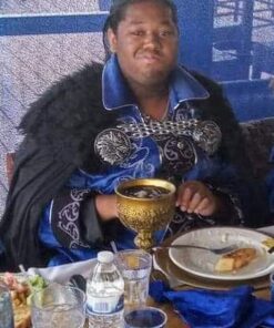 Design Toscano Golden Chalice of King Arthur Medieval Décor Decorative Gothic Goblet Sculpture, 5 Inches Wide, 5 Inches Deep, 9 Inches High, Metallic Gold Finish 26 51ld8q3DqIL