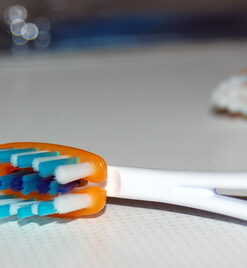 Oral-B Pro-Health Expert Clean Manual Toothbrush, Medium, 2 Count Pro Health Clinical Pro-Flex 2 Count (Pack of 1) 33 51oiyvAFSNL