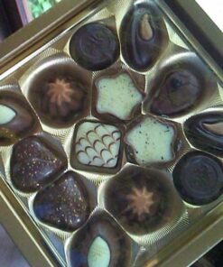 Lindt Swiss Luxury Selection Assorted Chocolates, Chocolate Gift Box, Great for gift giving, 5.1 oz Gift Box Chocolate, White Chocolate, Dark Chocolate 5.1 Ounce (Pack of 1) 20 51p3XJJOxL