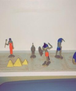 Safari Ltd. Ancient Egypt TOOB - 12 Mini Figurines: Nefertiti, Bastet, King Tut, Isis, Amulet, Mummy, Scarab, Pyramids, Sphinx, Thoth, Anubis & More - Educational Toys Boys, Girls & Kids 3+ 27 51wyecXhNwL